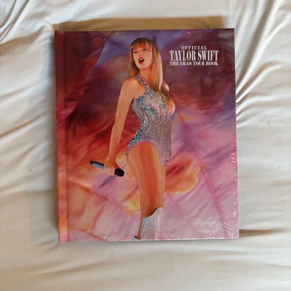 Taylor Swift Official Tour Book - Pink and Silver